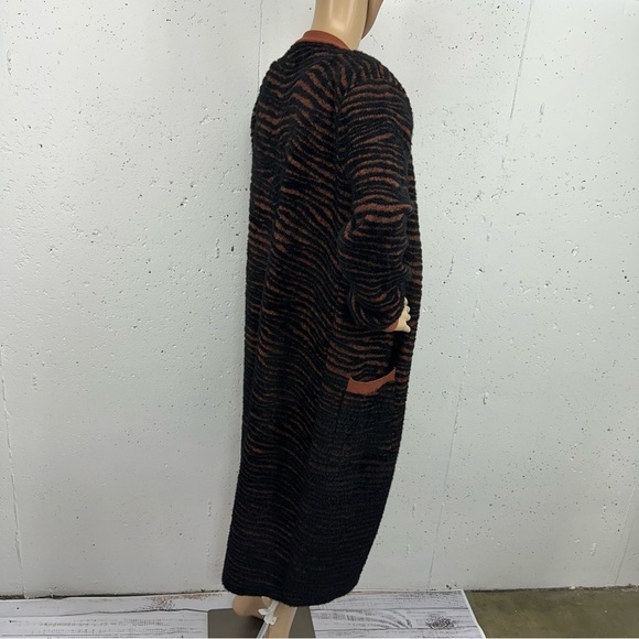 J.O.A Just One Answer Small Black & Brown Zebra Print Long Fuzzy Cardigan Duster - Picture 5 of 11